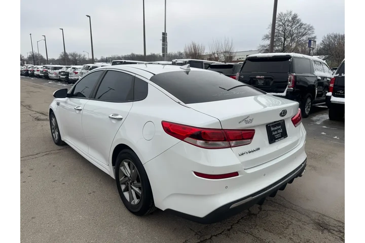 $9980 : 2019 Optima LX Auto image 4