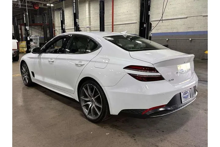 $28888 : Genesis G70 2023 2.0T 4dr Se image 5