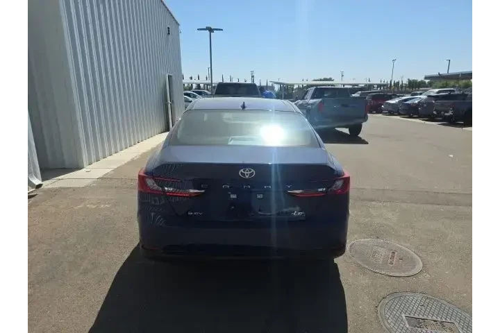 $34900 : Toyota Camry 2026 SE 4dr Sed image 5