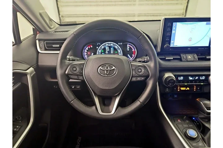 $28998 : Toyota RAV4 2019 AWD Limited image 10