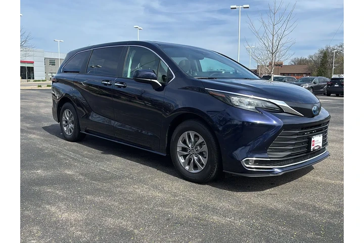 $41733 : Gold Certified 2024 Sienna XLE image 7