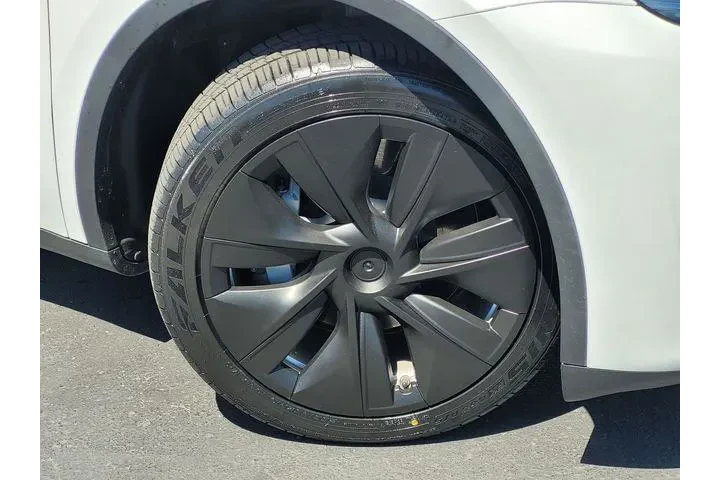 $34788 : Tesla Model Y 2023 AWD Long image 10