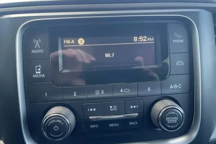 $31995 : 2018 RAM 3500 CREW CAB image 7