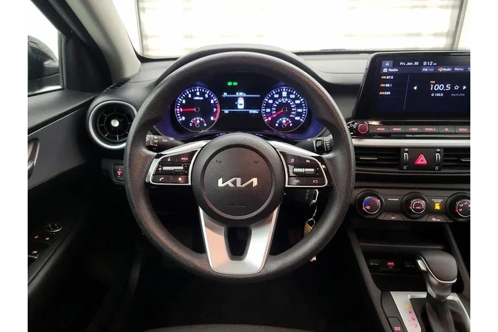 $16998 : Kia Forte 2023 LXS 4dr Sedan image 10