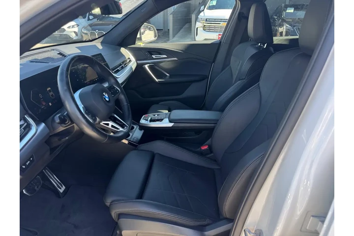 2025 BMW X2 xDrive28i image 7
