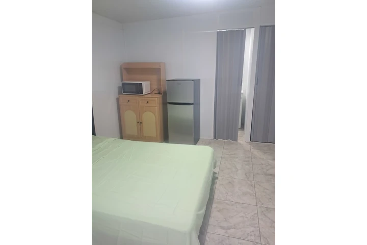 $950 : EFICENCE miami gardens image 6