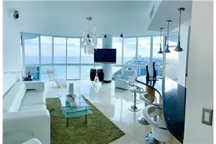 $8500 : Rental property with 3 bedro image 1