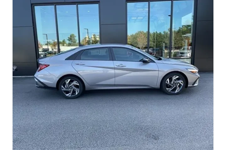 $20000 : Hyundai ELANTRA 2025 SEL Spo image 5