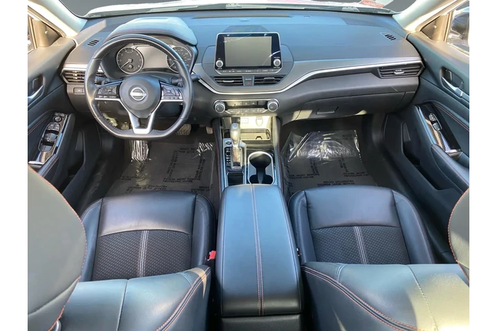 $29070 : Nissan Altima 2023 2.5 SR 4d image 2