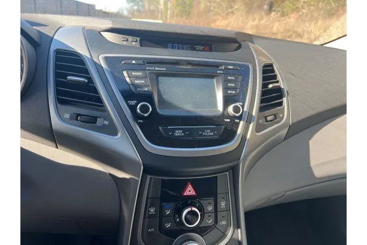 $7990 : Hyundai ELANTRA 2015 SE 4dr image 10