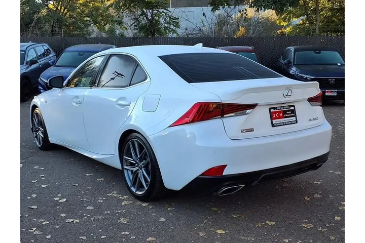 $28835 : Lexus IS 350 2018 4dr Sedan image 7