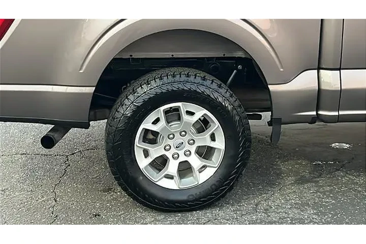 $37900 : Ford F-150 2023 4x4 XLT 4dr image 5