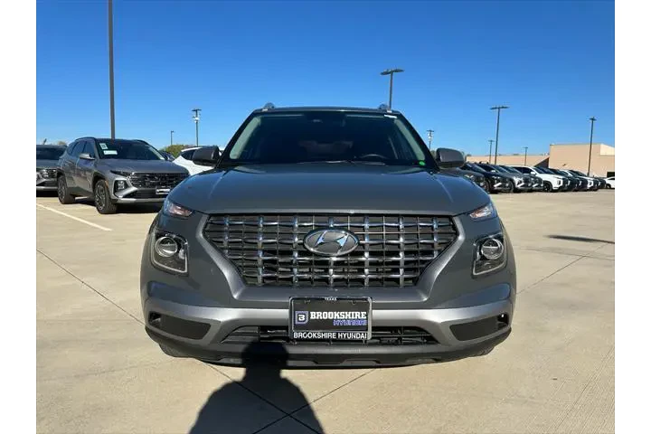 $18895 : Hyundai VENUE 2024 SEL 4dr C image 2