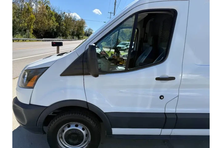 $13000 : 2017 Transit 250 image 4