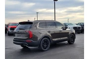 $28990 : Kia Telluride 2021 AWD SX 4d thumbnail