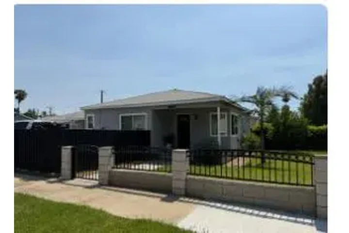 RENTO CASA EN ONTARIO image 4