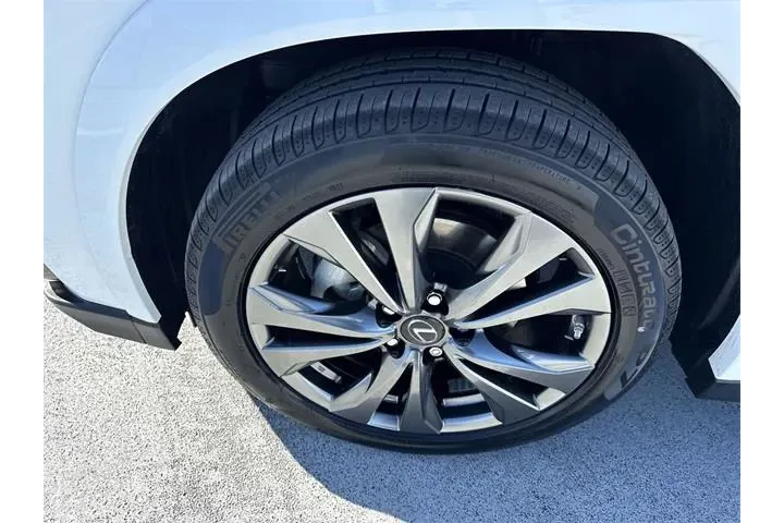 $31888 : Lexus UX 250h 2023 F SPORT D image 10