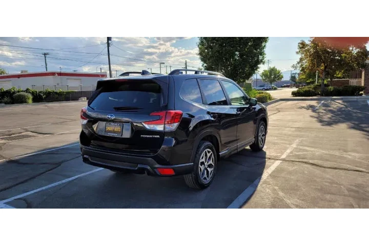 $18500 : 2020 Forester Premium image 9
