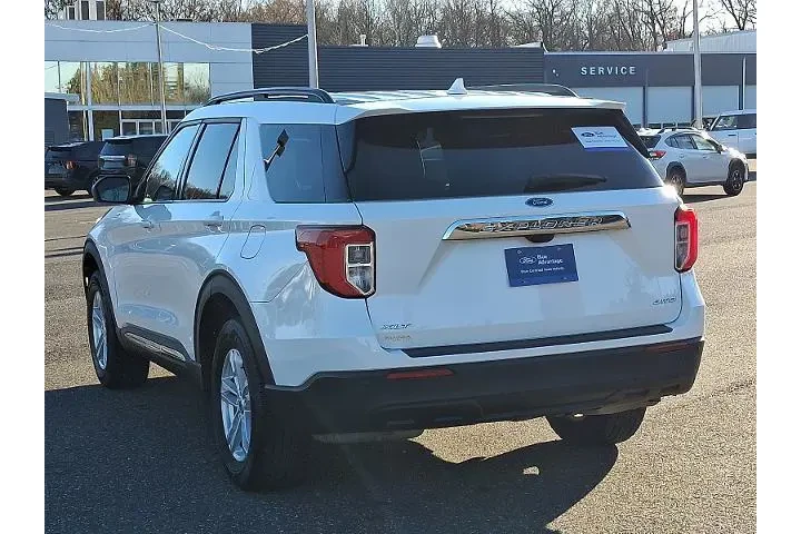 $28749 : Ford Explorer 2022 AWD XLT 4 image 4