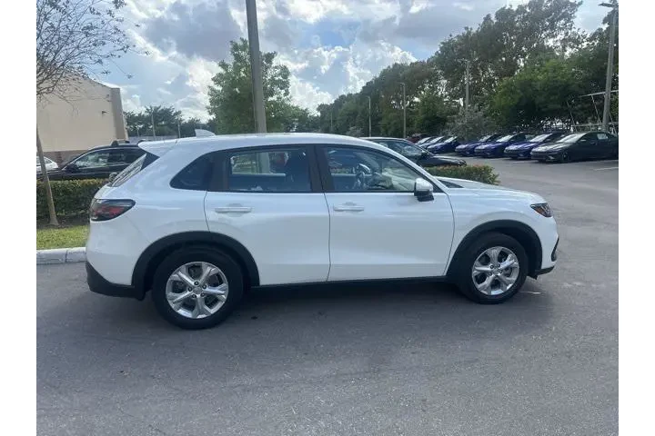 $21305 : Honda HR-V 2024 LX 4dr Cross image 4