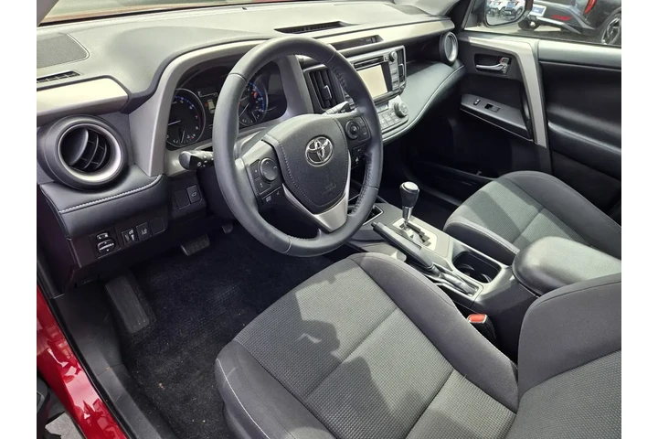 $16588 : Toyota RAV4 2018 XLE 4dr SUV image 10
