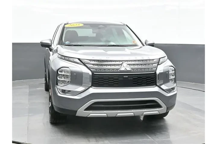 $22994 : Mitsubishi Outlander 2023 AW image 6
