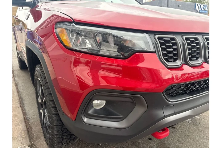 $24995 : 2025 Compass Trailhawk 4x4 image 6