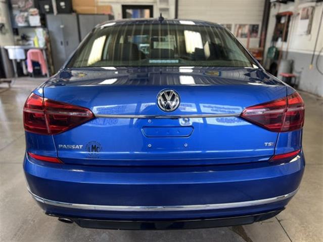 $14900 : 2017 Passat R-Line w/Comfort image 5