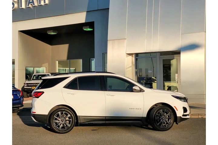 $24824 : Chevrolet Equinox 2024 RS 4d image 3