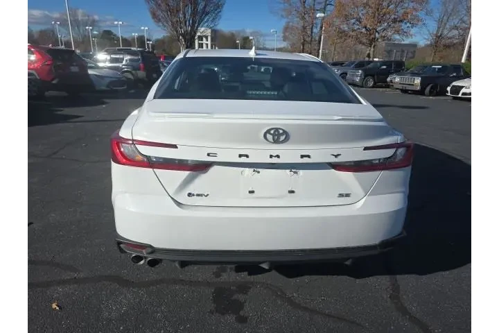 $26296 : Toyota Camry 2025 SE 4dr Sed image 7