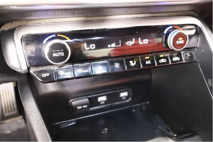 $19699 : Kia K5 2023 GT-Line 4dr Seda image 7