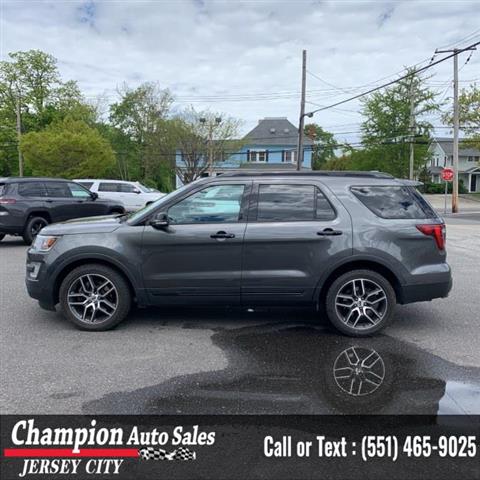 Used 2017 Explorer Sport 4WD image 2