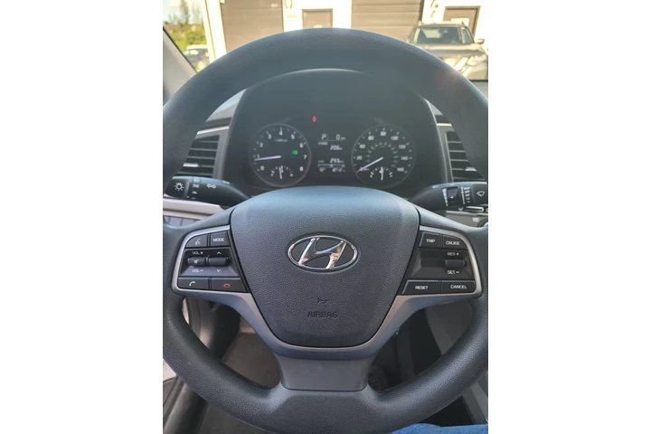 $4500 : 2018 Hyundai Elantra SE image 6