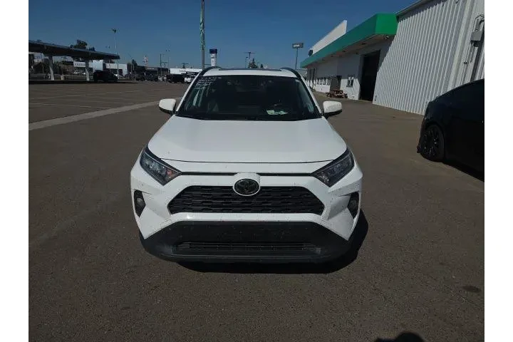 $20900 : Toyota RAV4 2019 XLE Premium image 2
