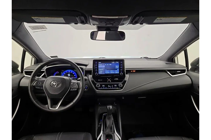 $23998 : Toyota Corolla Hatchback 202 image 9