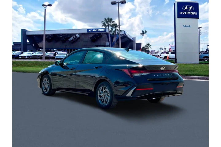 $19177 : Hyundai ELANTRA 2024 SEL 4dr image 5