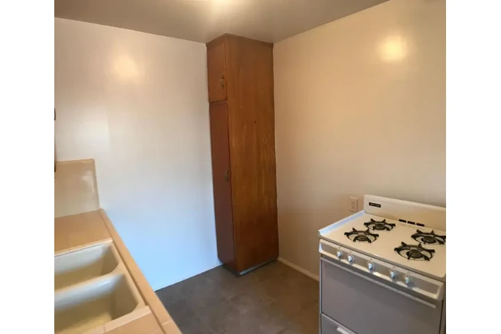 $1100 : Alhambra CA 1 Rec, 1 Baño image 1