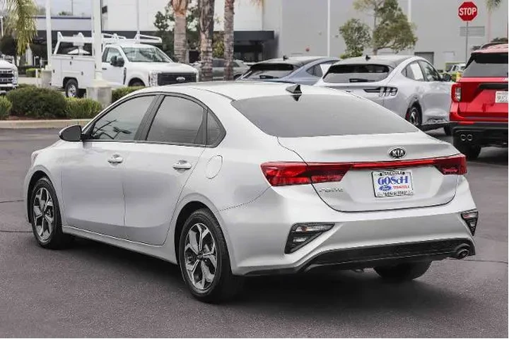 $14995 : Kia Forte 2021 FE 4dr Sedan image 6