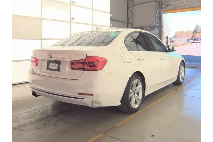 $12895 : BMW 3 Series 2018 330e iPerf image 2