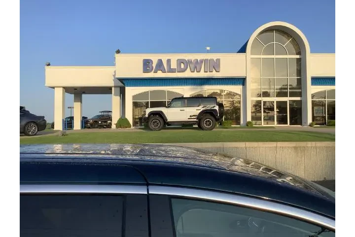 $33950 : Chrysler Pacifica Plug-In Hy image 9