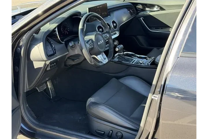 $30777 : Kia Stinger 2023 AWD GT-Line image 10