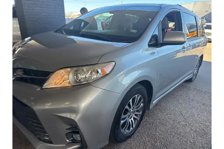 $25889 : Toyota Sienna 2020 XLE 7-Pas image 1
