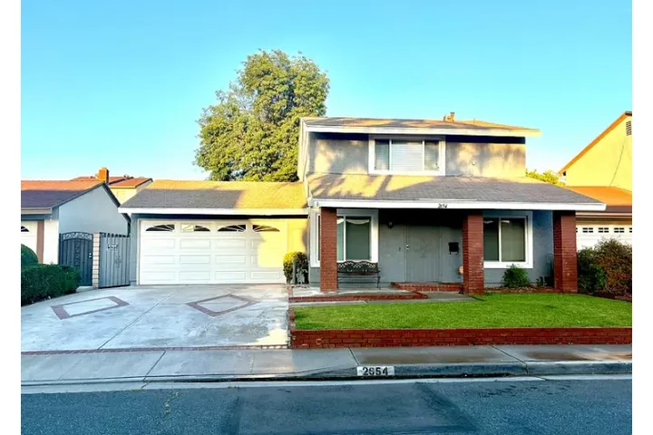$2900 : Welcome to this beautifully 4b image 1