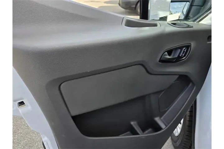 $32719 : Ford Transit 2024 250 3dr SW image 8