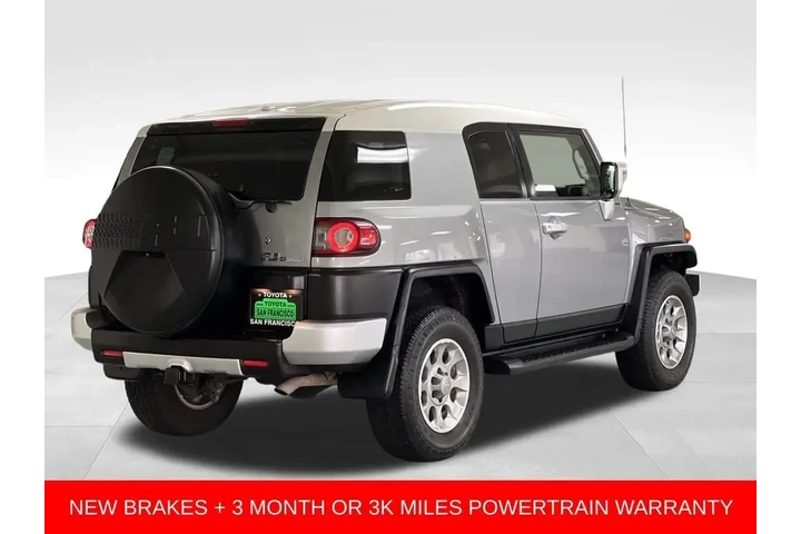 $28988 : 2012 FJ Cruiser 4WD 4dr Auto image 5