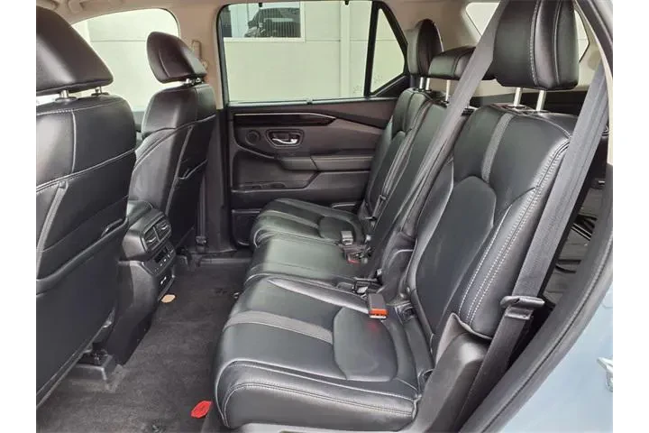 $39898 : Honda Pilot 2023 AWD Touring image 10