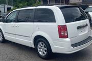 $3900 : 2010 Town and Country Touring thumbnail