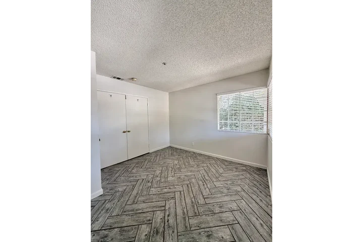 $1500 : Fontana 3 & 2 BEDROOMS image 5