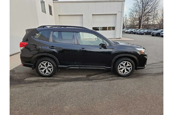 $15977 : Subaru Forester 2020 AWD Pre image 7