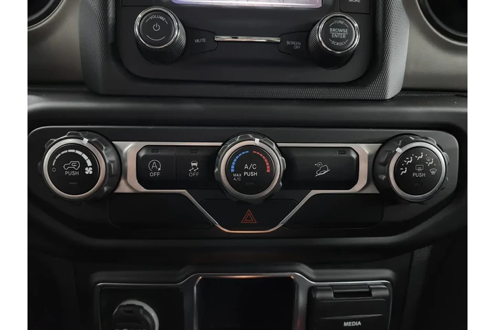 $23494 : Jeep Wrangler Unlimited 2020 image 8